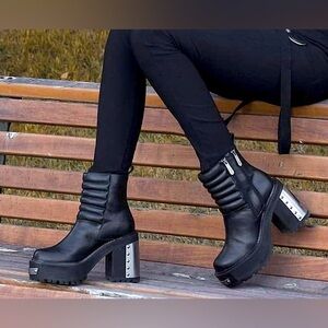 Killstar Moto Boots LNC W10